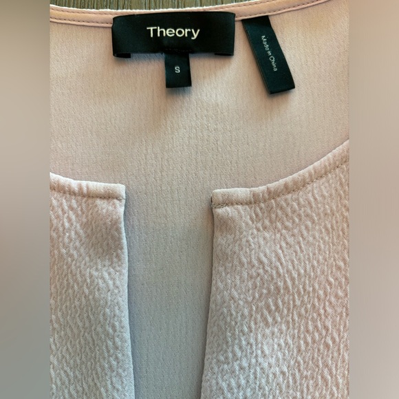 THEORY Antazie Top SMALL Lavender Sleeveless Textured V Neck blouse $185 Shell - Picture 13 of 15